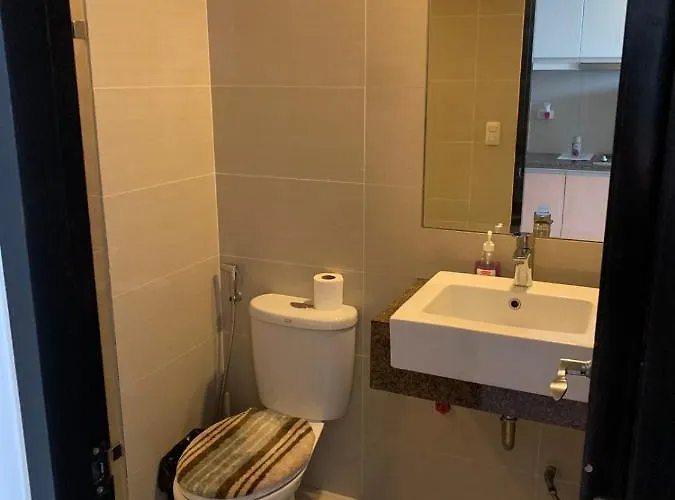 Bed & Breakfast One Eastwood Tower 1